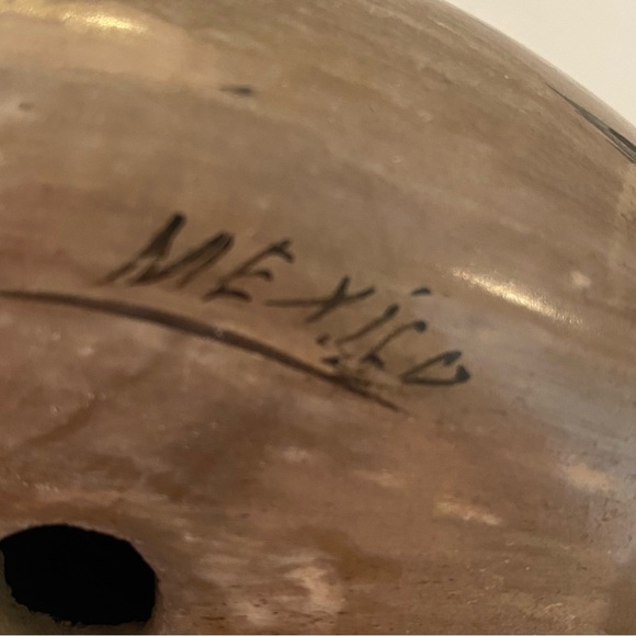 Darling vintage Mexican pottery birds. Signed on bottom. Preowned wear V.Silva - Picture 2 of 11